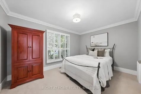 33 Wellington Heights Court Aurora ON L4G 5C9