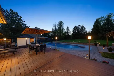 33 Wellington Heights Court Aurora ON L4G 5C9