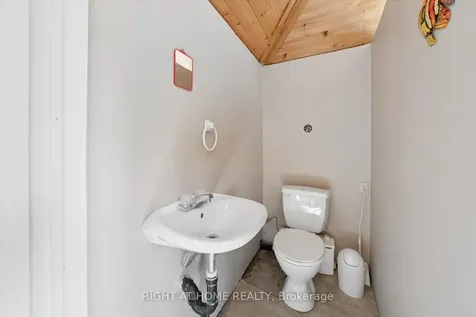 33 Wellington Heights Court Aurora ON L4G 5C9