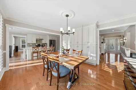 33 Wellington Heights Court Aurora ON L4G 5C9