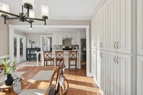 33 Wellington Heights Court Aurora ON L4G 5C9