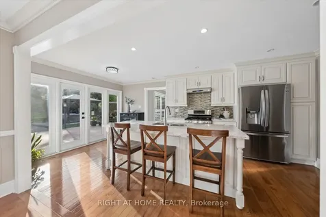 33 Wellington Heights Court Aurora ON L4G 5C9