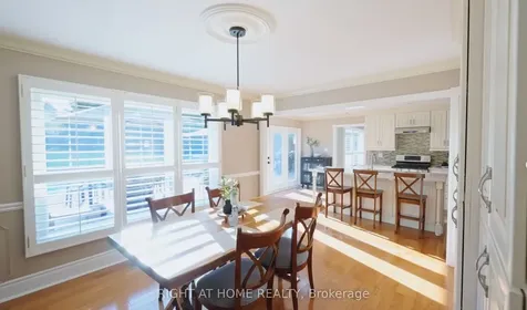 33 Wellington Heights Court Aurora ON L4G 5C9