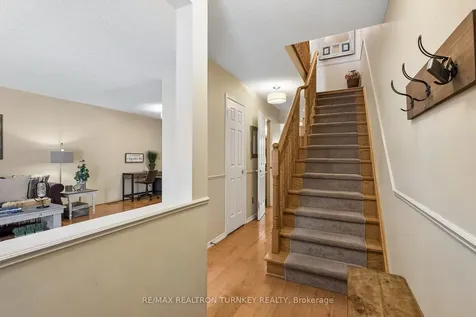 877 Playter Crescent Newmarket ON L3X 1W8