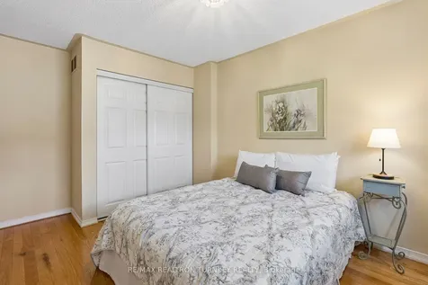 877 Playter Crescent Newmarket ON L3X 1W8