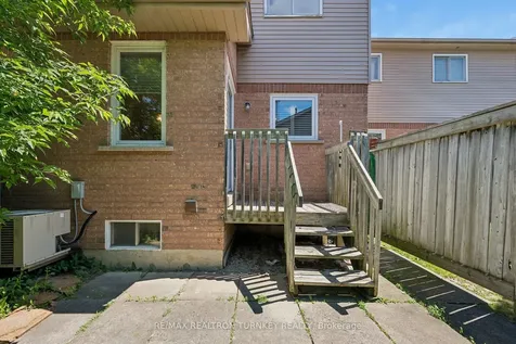 877 Playter Crescent Newmarket ON L3X 1W8