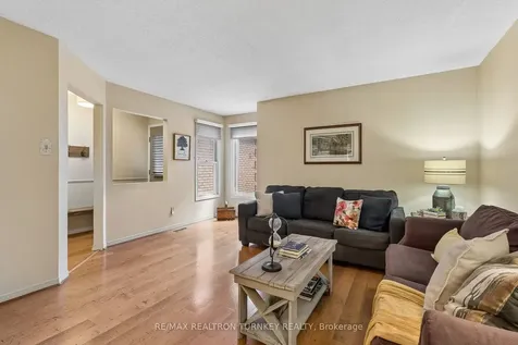 877 Playter Crescent Newmarket ON L3X 1W8