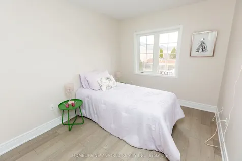 164 Banbrooke Crescent Newmarket ON L3X 2W6