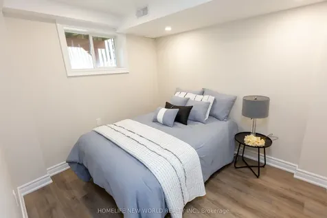 164 Banbrooke Crescent Newmarket ON L3X 2W6