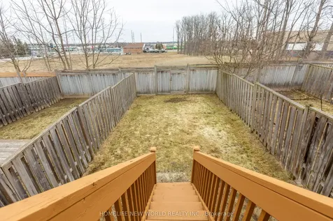 164 Banbrooke Crescent Newmarket ON L3X 2W6