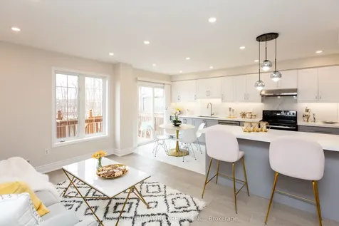 164 Banbrooke Crescent Newmarket ON L3X 2W6