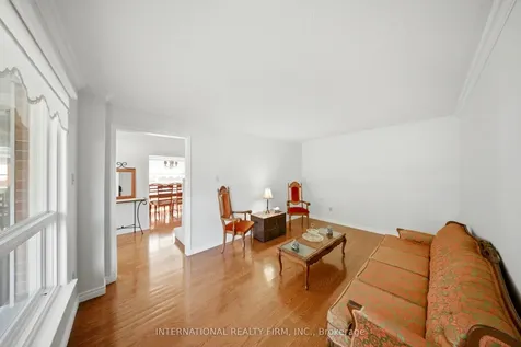 39 Couperthwaite Crescent Markham ON L3R 6N4