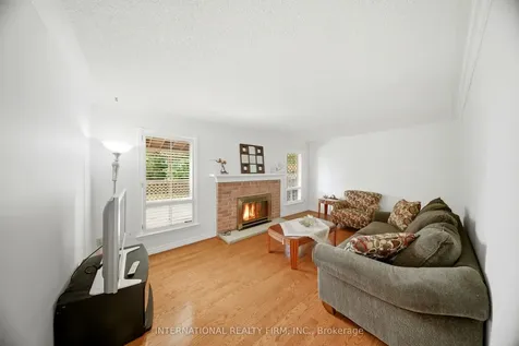 39 Couperthwaite Crescent Markham ON L3R 6N4