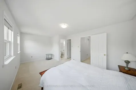 39 Couperthwaite Crescent Markham ON L3R 6N4