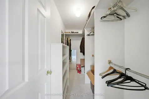 39 Couperthwaite Crescent Markham ON L3R 6N4