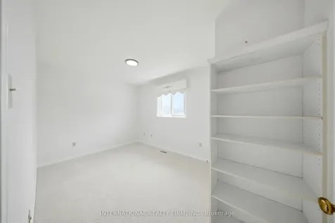 39 Couperthwaite Crescent Markham ON L3R 6N4