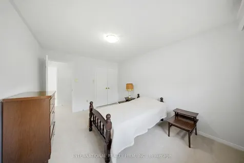 39 Couperthwaite Crescent Markham ON L3R 6N4