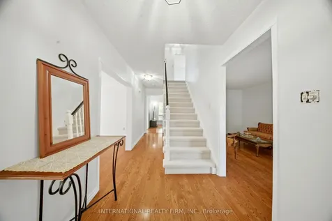 39 Couperthwaite Crescent Markham ON L3R 6N4