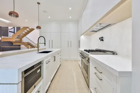 220 Harlandale Avenue Toronto ON M2N 1P7