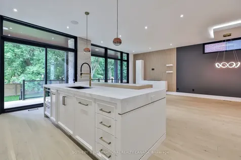 220 Harlandale Avenue Toronto ON M2N 1P7