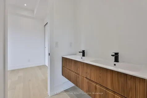 220 Harlandale Avenue Toronto ON M2N 1P7