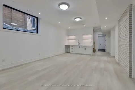 220 Harlandale Avenue Toronto ON M2N 1P7