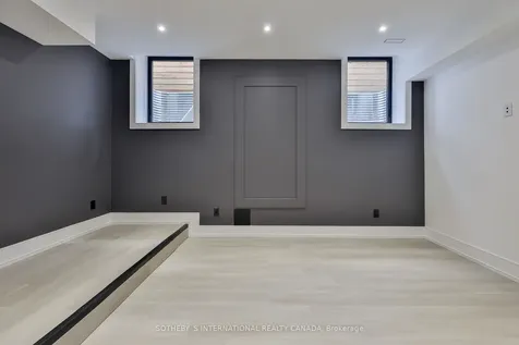 220 Harlandale Avenue Toronto ON M2N 1P7