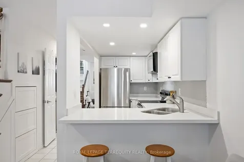 40 Merchant Lane Toronto ON M6P 4J6