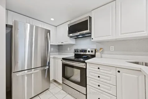 40 Merchant Lane Toronto ON M6P 4J6