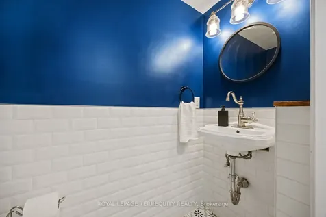40 Merchant Lane Toronto ON M6P 4J6