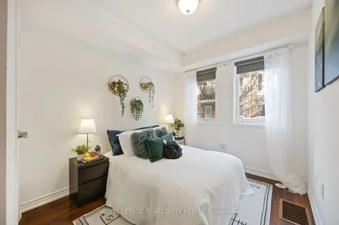 40 Merchant Lane Toronto ON M6P 4J6