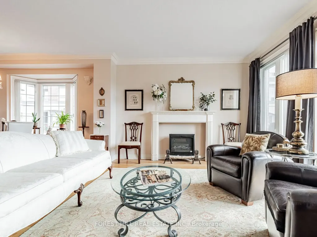 2 Clairtrell Road Toronto ON M2N 7H5