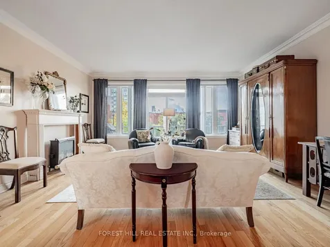 2 Clairtrell Road Toronto ON M2N 7H5
