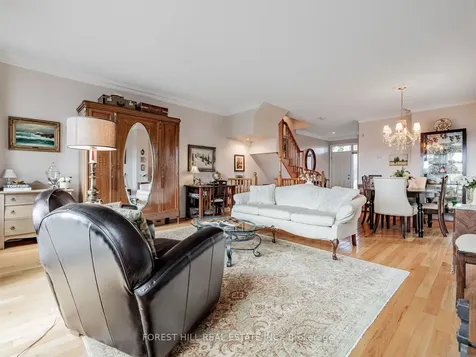 2 Clairtrell Road Toronto ON M2N 7H5