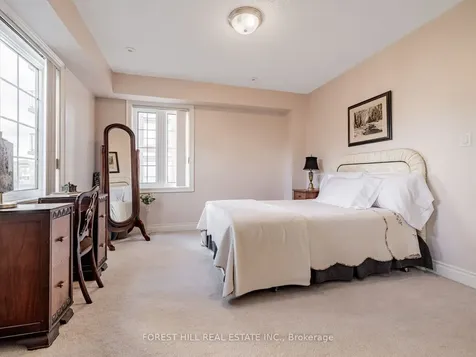 2 Clairtrell Road Toronto ON M2N 7H5