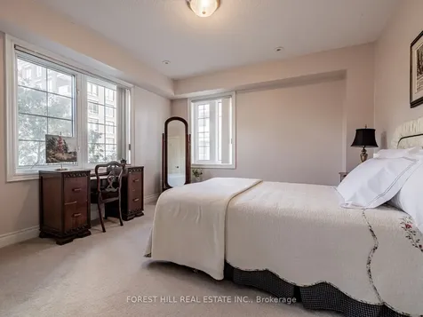 2 Clairtrell Road Toronto ON M2N 7H5