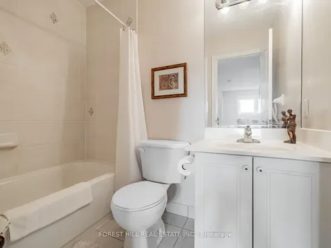 2 Clairtrell Road Toronto ON M2N 7H5