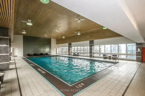 33 Harbour Square Toronto ON M5J 2G2