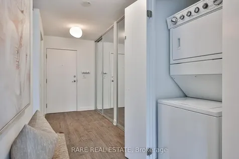 32 Camden Street Toronto ON M5V 0G4