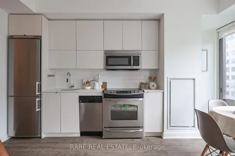 32 Camden Street Toronto ON M5V 0G4