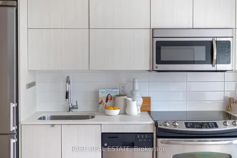 32 Camden Street Toronto ON M5V 0G4