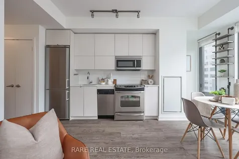 32 Camden Street Toronto ON M5V 0G4