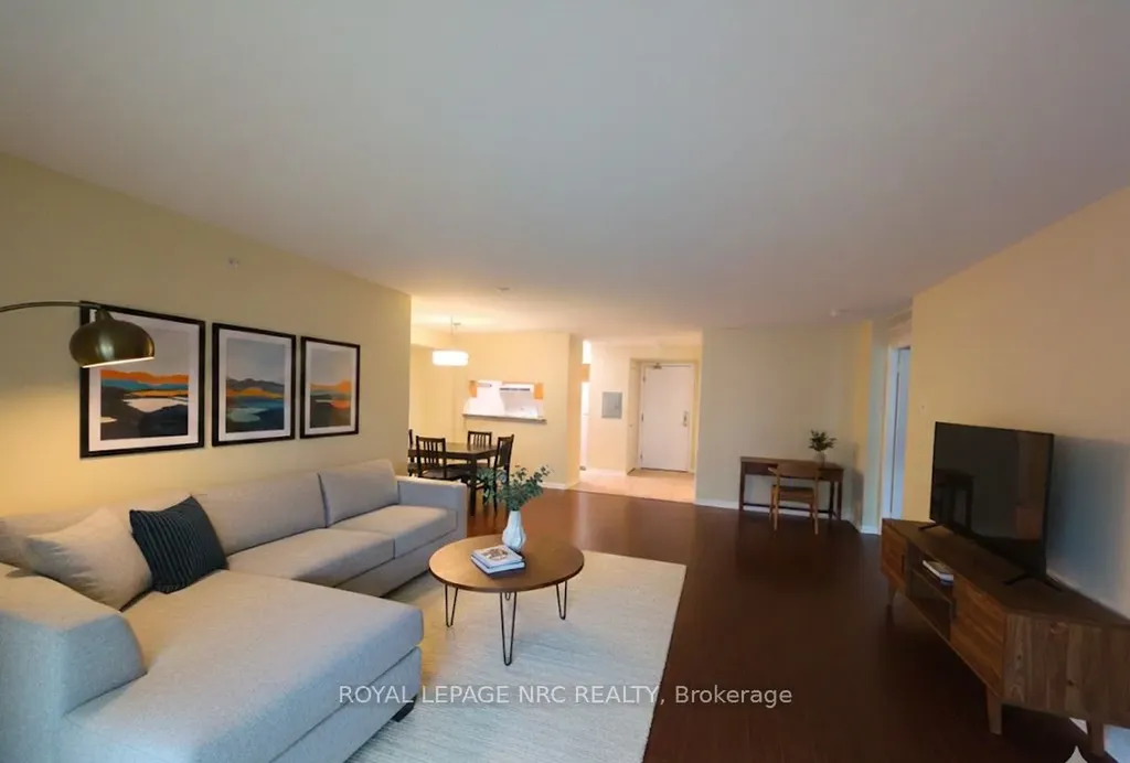 650 Lawrence Avenue W Toronto ON M6A 3E8