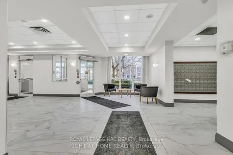 650 Lawrence Avenue W Toronto ON M6A 3E8