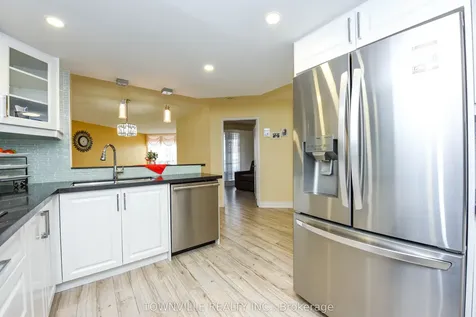 1101 Steeles Avenue W Toronto ON M2R 3W5