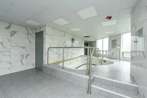 1101 Steeles Avenue W Toronto ON M2R 3W5
