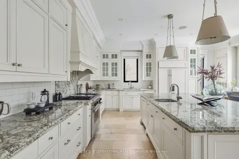 4 Ridgefield Road Toronto ON M4N 3H8