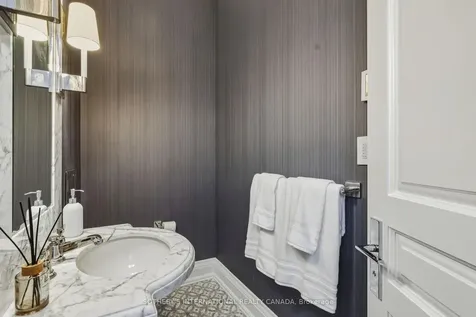 4 Ridgefield Road Toronto ON M4N 3H8