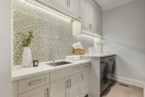 4 Ridgefield Road Toronto ON M4N 3H8