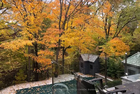 4 Ridgefield Road Toronto ON M4N 3H8
